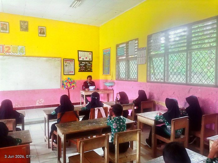 Siswa MIN 3 Bungo Ikuti Ujian Semester Dua dengan Khidmat dan Penuh Konsentrasi Siswa MIN 3 Bungo Ikuti Ujian Semester Dua dengan Khidmat dan Penuh Konsentrasi