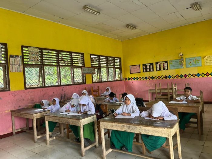 Semangat Hari Kedua: Siswa dan Guru MIN 3 Bungo Awali Kegiatan dengan Antusiasme Tinggi