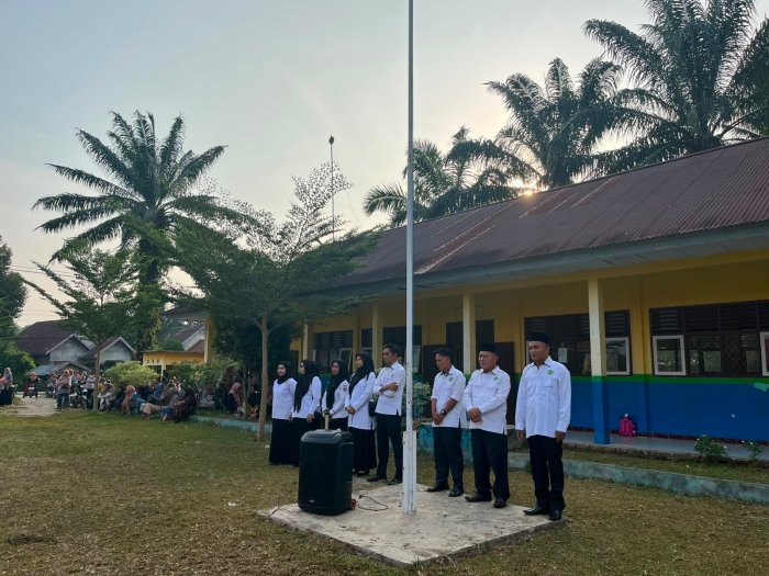Hari Pertama Sekolah di MIN 3 Bungo Penuh Antusiasme Hari Pertama Sekolah di MIN 3 Bungo Penuh Antusiasme