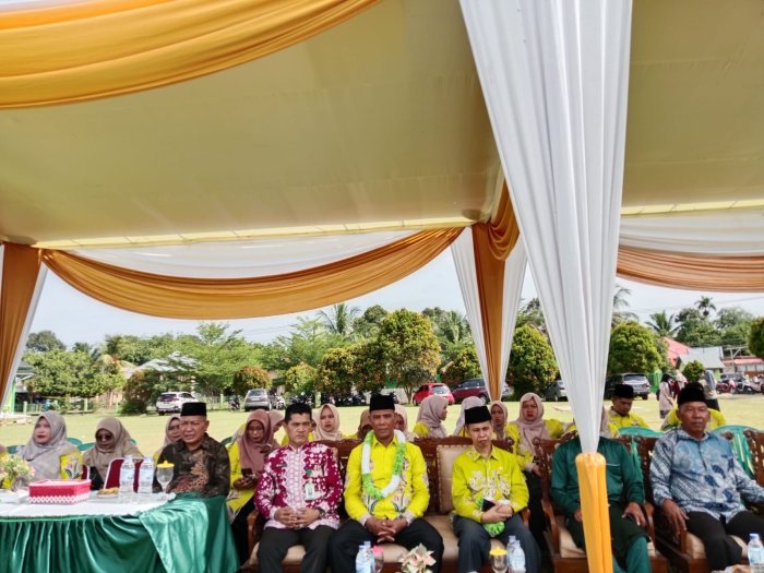 Kepala MIN 3 Bungo ikut memenuhi undangan kepala MAN 3 Bungo dalam acara pembukaan kegiatan Pekan Olah Raga dan Seni