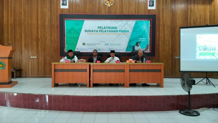 MIN 3 Bungo Hadiri Pelatihan Budaya Pelayanan Prima di Aula Kemenag Bungo
