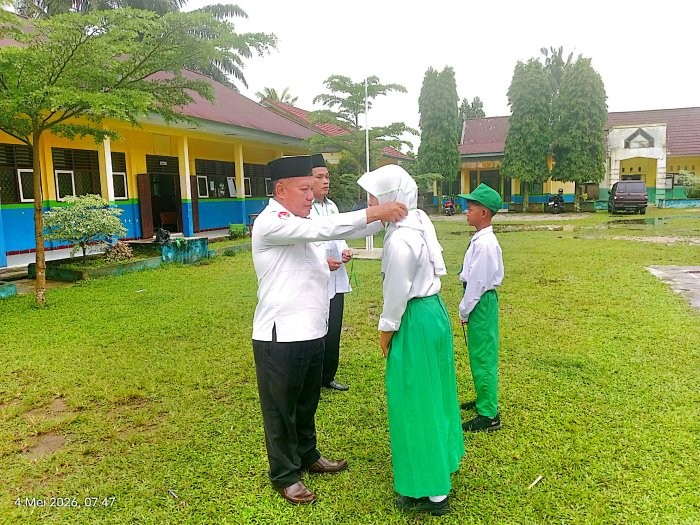 Kepala MIN 3 Bungo Pimpin Langsung Pembukaan Ujian Madrasah