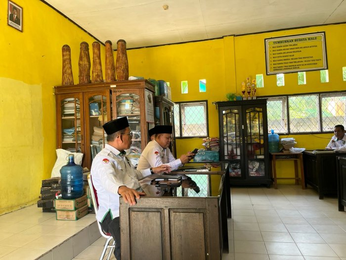 Monitoring Kedisiplinan ASN, Kemenag Bungo Gelar Sidak Hari Pertama Kerja di MIN 3 Bungo