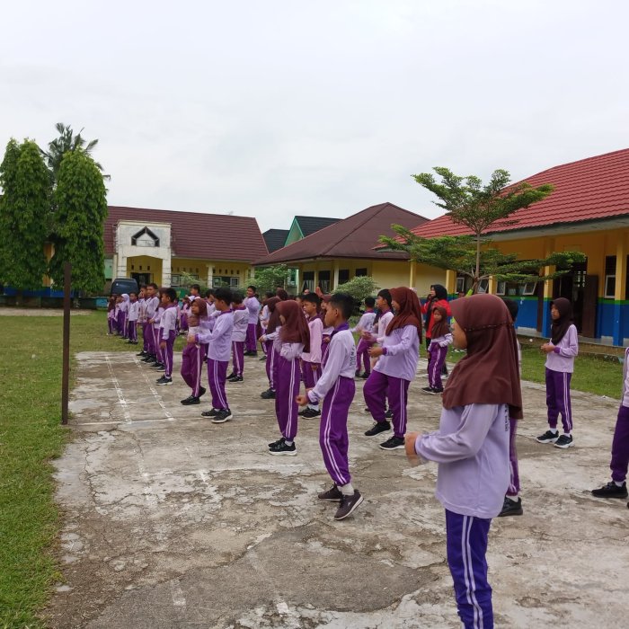 Semangat Lebaran Belum Padam, Siswa MIN 3 Bungo Gelar Senam Pagi Bersama