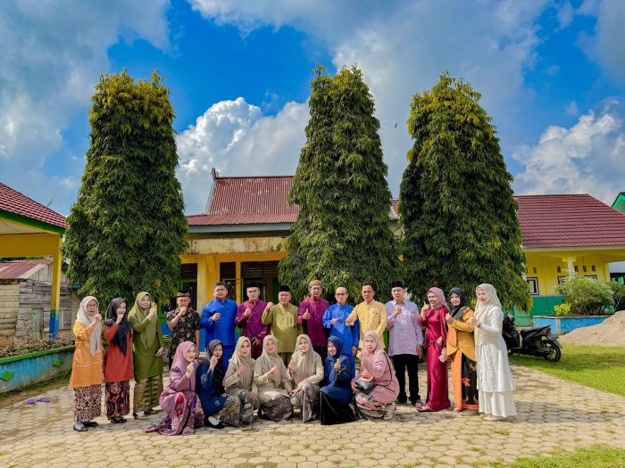 Melangkah Bersama, Membina Budaya: Pakaian Adat Meriahkan Peringatan HUT Kabupaten Bungo