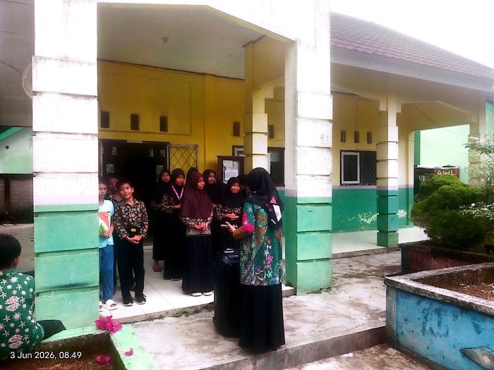 Matangkan Persiapan Perpisahan, Siswa Kelas 6 MIN 3 Bungo Gelar Latihan Penampilan