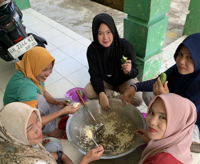 Semangat Gotong Royong Guru dan Tendik MIN 3 Bungo Sukseskan Perjusa Pramuka