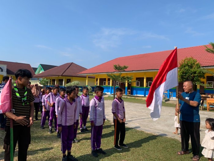 Jelajah Alam Pramuka: Siswa-Siswi MIN 3 Bungo Sukses Gelar Hiking Penuh Tantangan